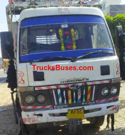 Mahindra Jayo Images